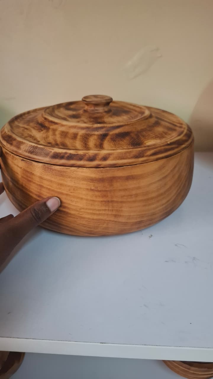10-Inch Handcrafted Wooden Chapati Bowl with Lid – Holds Up to 20 Chapatis