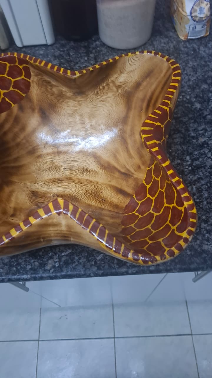 Star Shaped Handcrafted Wooden Bowl – Hand-Painted Giraffe Pattern Decorative Serving Bowl